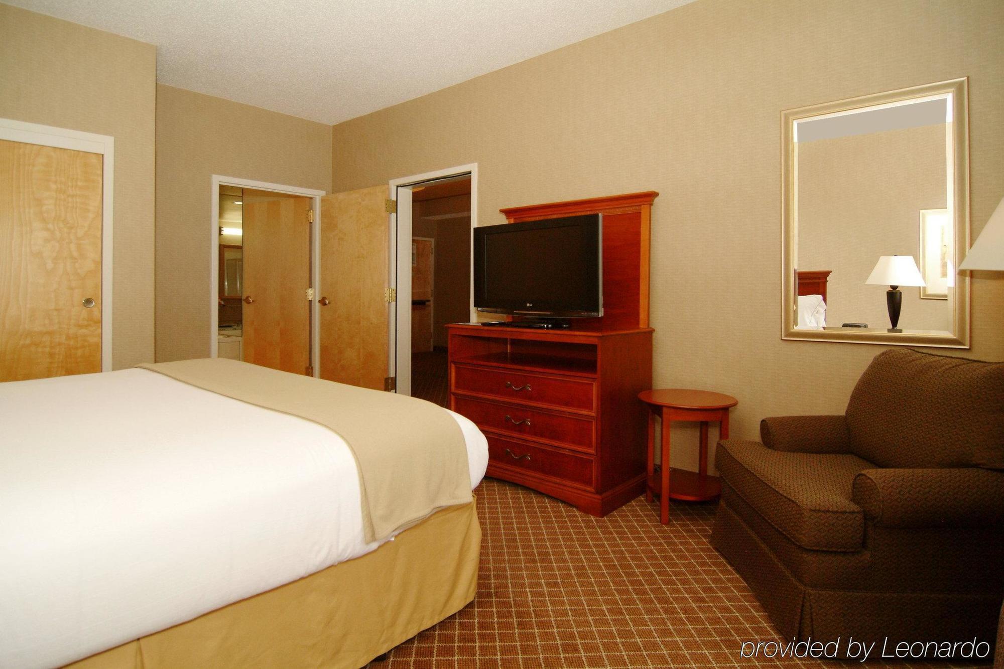 Holiday Inn Express Hotel & Suites Cedar Rapids I-380 At 33Rd Avenue, An Ihg Hotel Værelse billede