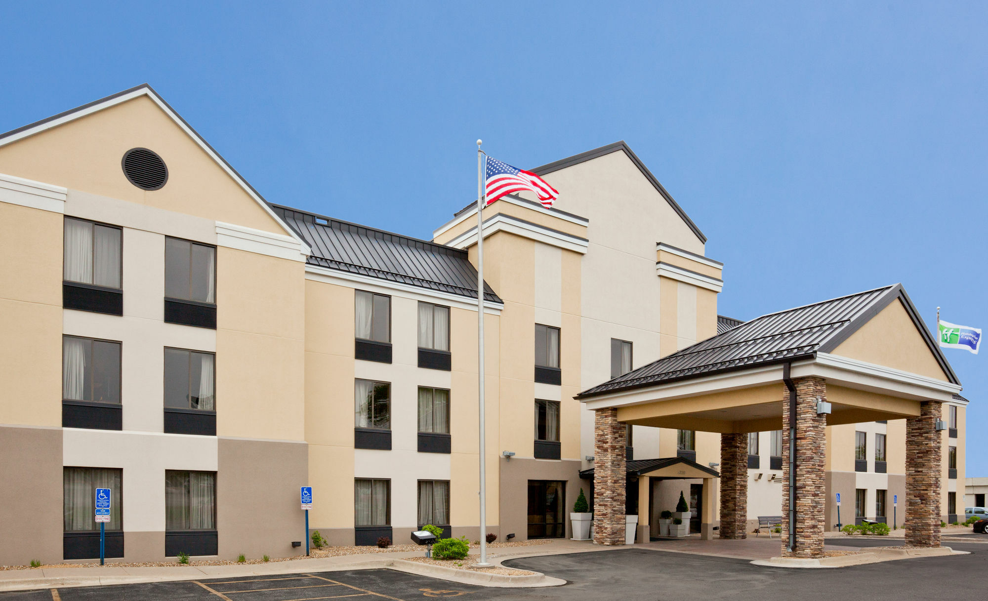 Holiday Inn Express Hotel & Suites Cedar Rapids I-380 At 33Rd Avenue, An Ihg Hotel Eksteriør billede